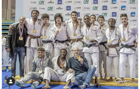 L'équipe d'Asnières Championne de France